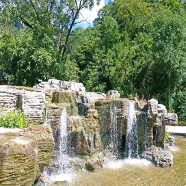 九公山长城纪念林瀑布