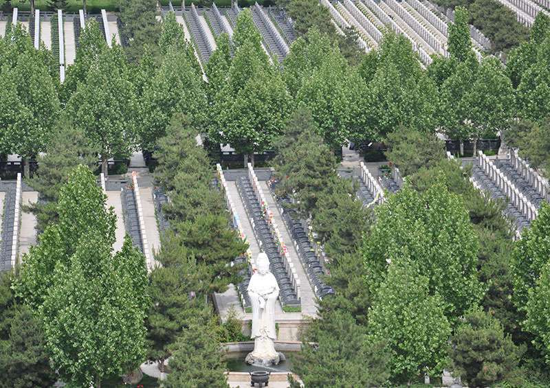 佛光普照长眠地