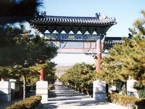 八宝山人民公墓大门